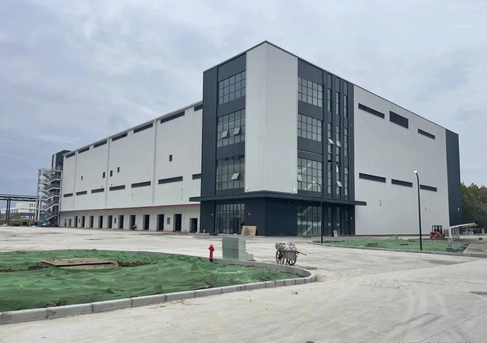 Ročn&iacute; projekt v&yacute;roby potravin se studen&yacute;m řetězcem o objemu 200 000 tun, projekt n&iacute;zkoteplotn&iacute; zpracovatelsk&eacute; d&iacute;lny v budově č. 1 a č. 2